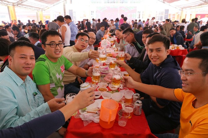 Hơn 20.000 người tham dự Ngày hội Bia Hà Nội 2017 - ảnh 1