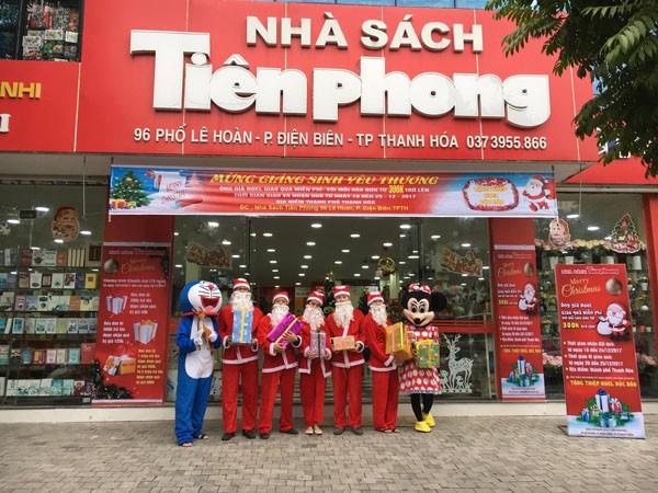 Ông già Noel giao quà miễn phí - ảnh 2