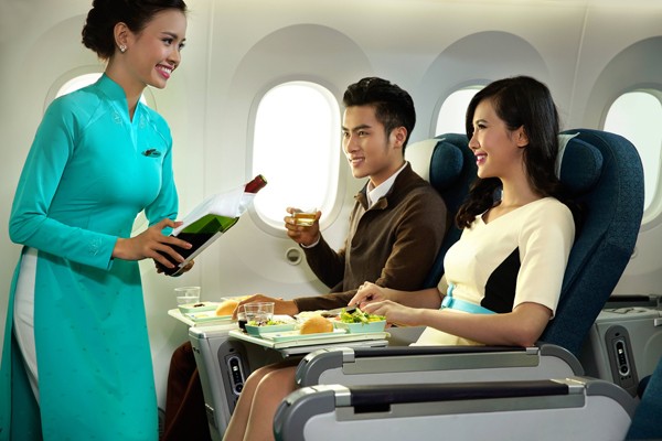 Vietnam Airlines nhận hai giải thưởng du lịch thế giới - ảnh 1