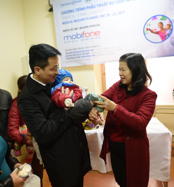 MobiFone đồng hành cùng Operation Smile phẫu thuật cho trẻ bị dị tật miệng - ảnh 1