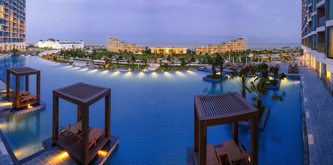 'Ngày vàng tri ân', cơ hội sở hữu xe Mazda 3 cùng FLC Grand Hotel Sam Son - ảnh 1