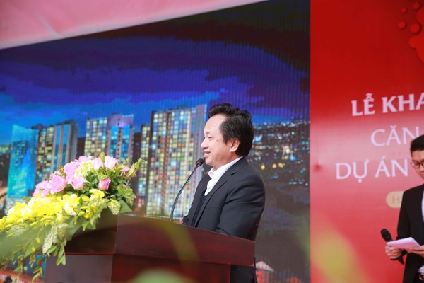 Khách hàng đặt mua nhà ngay trong buổi lễ khai trương căn hộ mẫu - ảnh 1