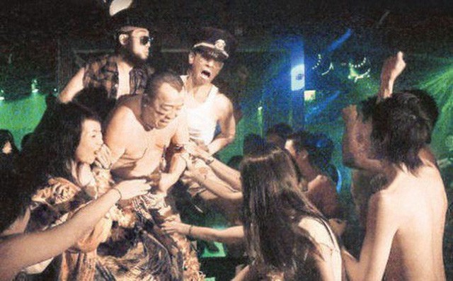 Chân dung 'ông trùm' giải trí Tăng Chí Vỹ đang dính loạt bê bối tình dục - ảnh 2