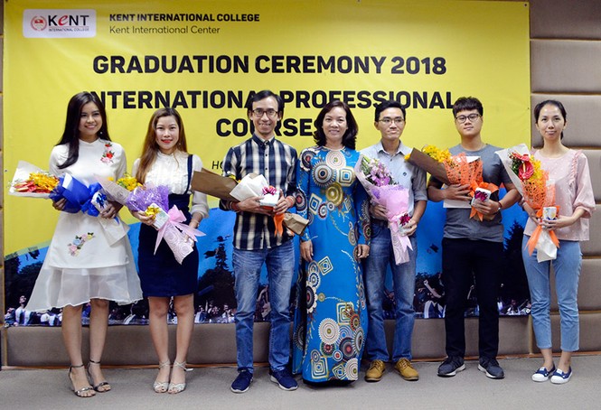 Hơn 400 học viên tốt nghiệp khóa học Chuyên viên Quốc tế tại Kent - ảnh 1