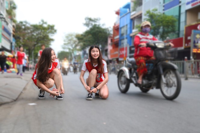 Nữ sinh đại học quốc tế đẹp 'gây thương nhớ' trên đường chạy việt dã - ảnh 2