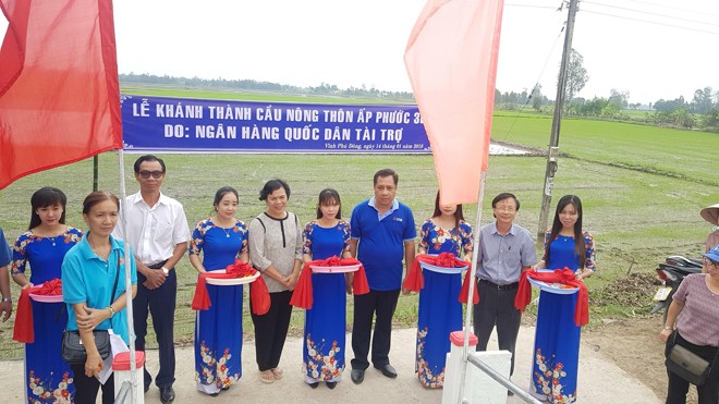 NCB trao tặng nhà, tài trợ xây cầu dân sinh tại 03 tỉnh miền Tây - ảnh 1