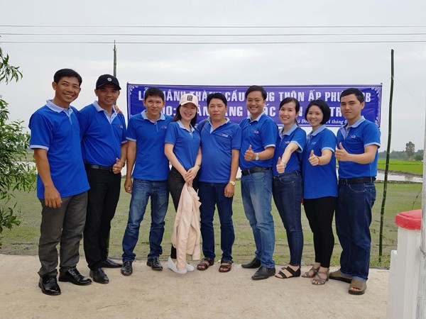 NCB trao tặng nhà, tài trợ xây cầu dân sinh tại 03 tỉnh miền Tây - ảnh 2