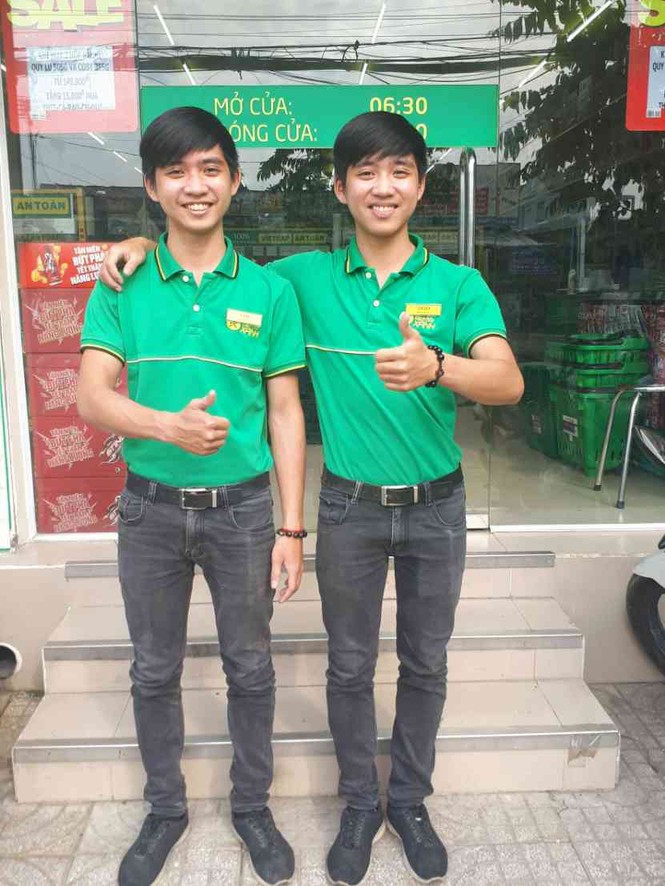 18 tuổi: cặp song sinh làm quản lý siêu thị bán hàng tiêu dùng có tiếng - ảnh 1