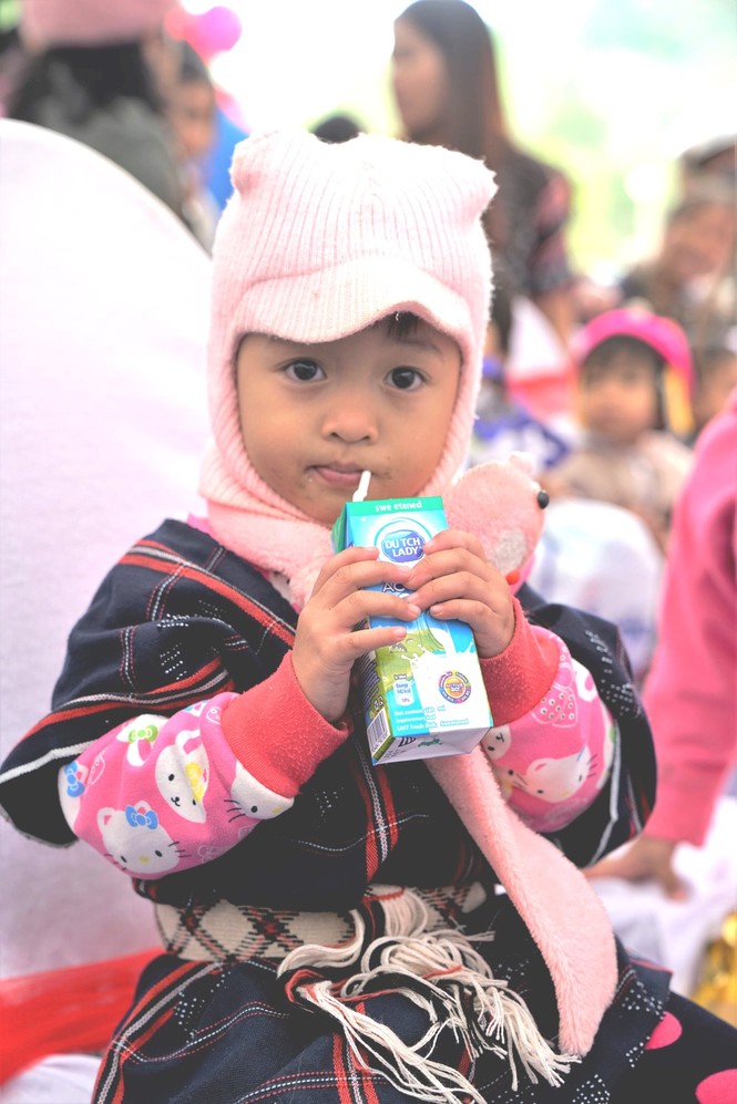 Sữa Cô gái Hà Lan khánh thành trường Đèn Đom Đóm thứ 21 - ảnh 1