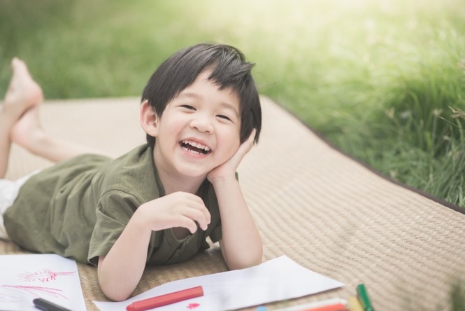 Nhiều giải pháp hỗ trợ tài chính cho tương lai con trẻ và phòng bệnh - ảnh 1