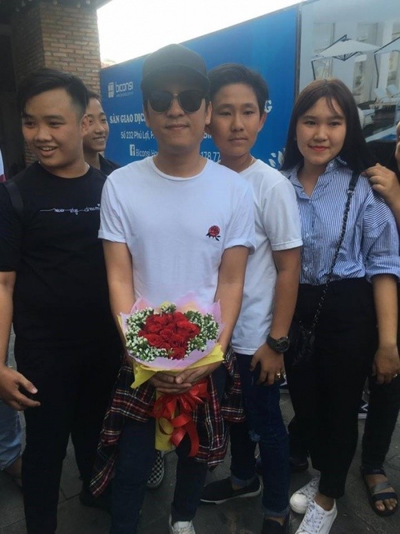 Dù xuất hiện cùng nhau, Nhã Phương bịt khẩu trang, thờ ơ Trường Giang - ảnh 1