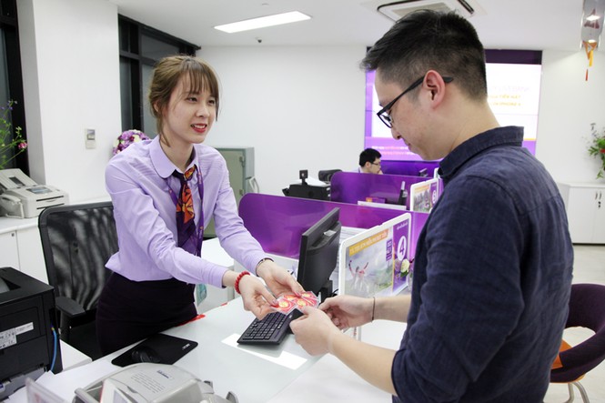 TPBank mở cửa Chủ Nhật phục vụ riêng khách mua vàng Thần Tài - ảnh 1