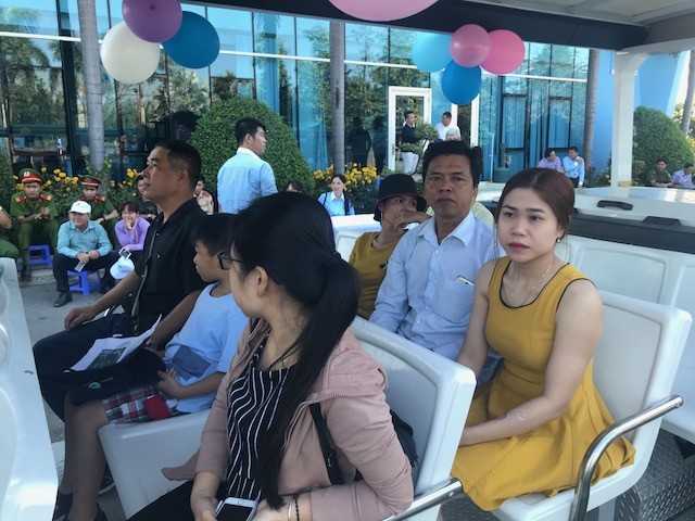 Hàng trăm người dân vào bãi rác Đa Phước tham quan - ảnh 4
