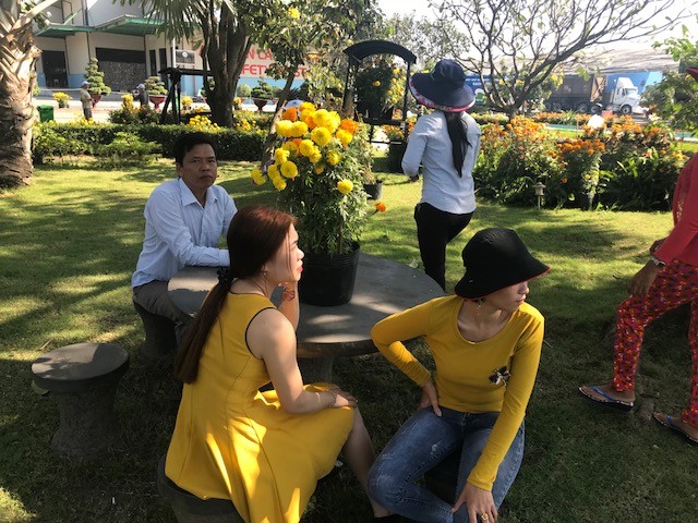 Hàng trăm người dân vào bãi rác Đa Phước tham quan - ảnh 5