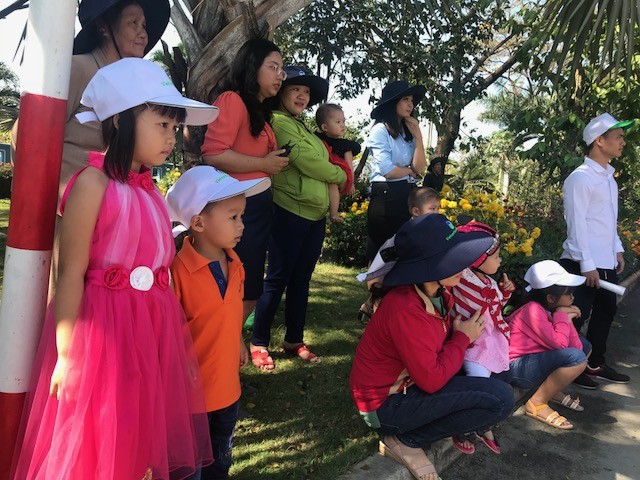 Hàng trăm người dân vào bãi rác Đa Phước tham quan - ảnh 6