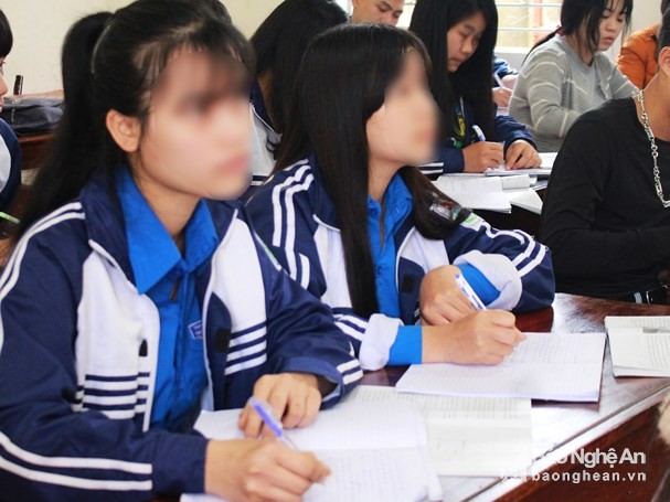 Nữ sinh 2 lần 'chiến đấu' với trai làng để thoát khỏi tục bắt vợ - ảnh 1