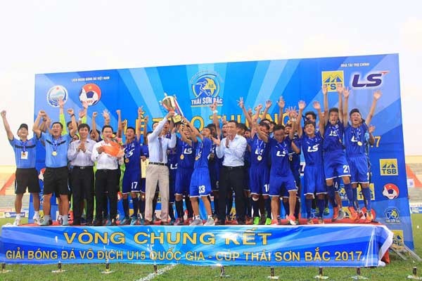 PVF tuyển sinh khóa 10, tìm kiếm tài năng trẻ trên toàn quốc - ảnh 1