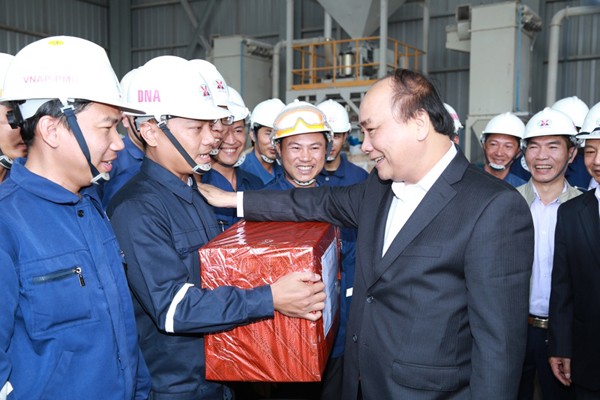 TKV:Tiêu thụ sản phẩm Alumin 2 tháng đầu năm 2018 vượt kế hoạch - ảnh 1