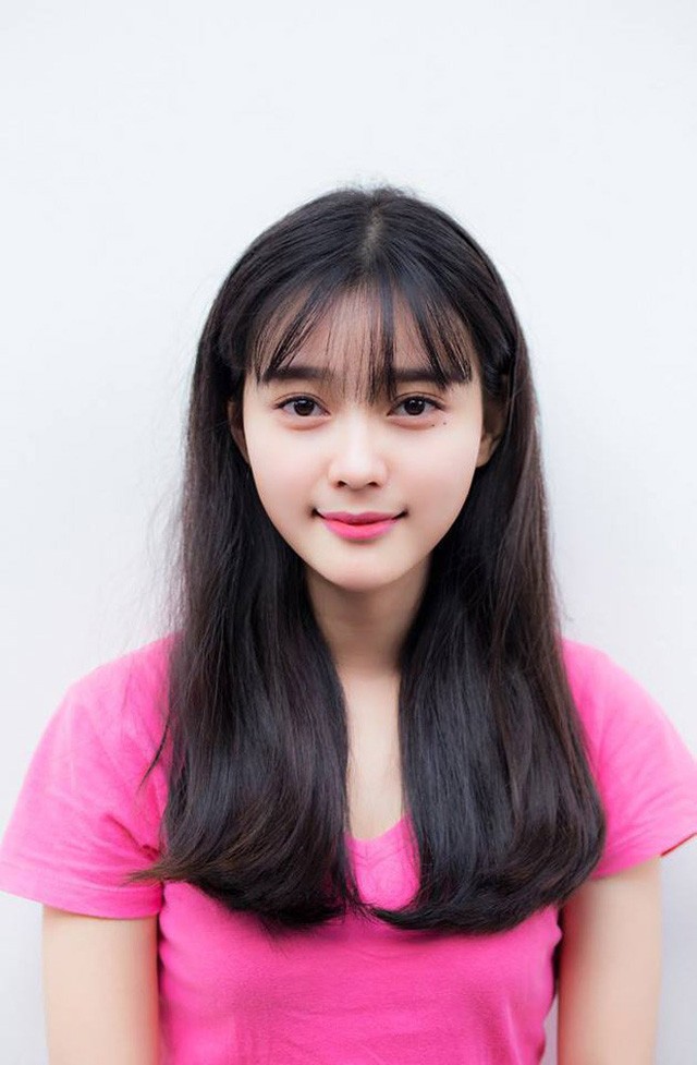 'Hot girl ảnh thẻ' rũ bỏ vẻ ngây thơ, gợi cảm bất ngờ sau 2 năm du học - ảnh 1