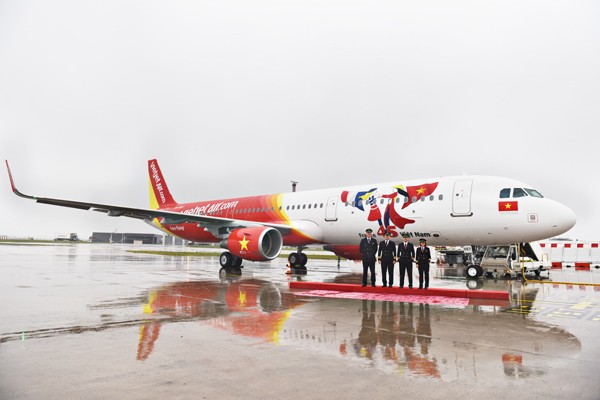 Vietjet nhận bàn giao tàu bay biểu tượng 45 năm quan hệ Việt – Pháp - ảnh 1