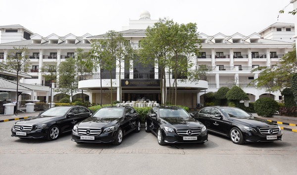InterContinental Hanoi Westlake đón chào 4 xe Mercedes-Bens E-200 - ảnh 1
