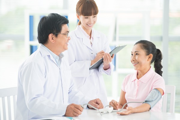 Tham gia bảo hiểm nhân thọ sức khỏe là đầu tư khôn ngoan? - ảnh 1