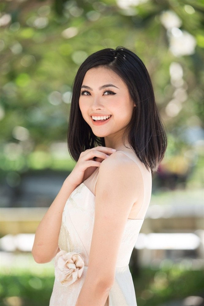 Đông Nhi khuấy động sân khấu trường ĐHKHXH và Nhân văn - ảnh 2
