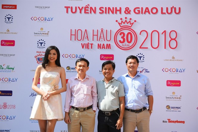Đông Nhi khuấy động sân khấu trường ĐHKHXH và Nhân văn - ảnh 4