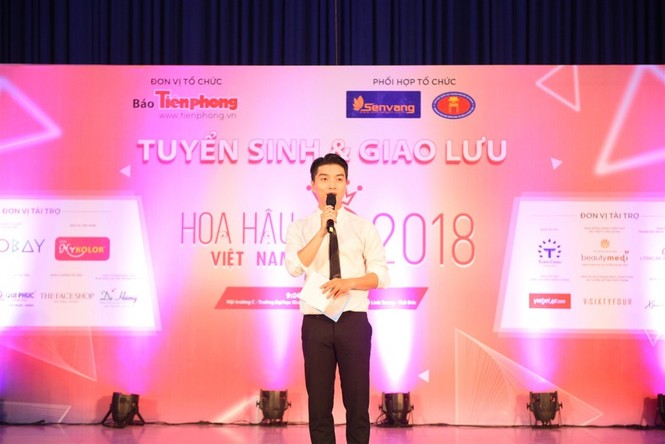 Đông Nhi khuấy động sân khấu trường ĐHKHXH và Nhân văn - ảnh 12
