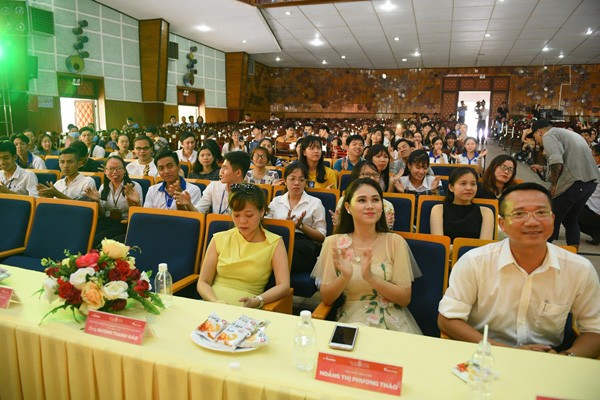 Sinh viên đại học Cần Thơ hào hứng đón tour quảng bá tuyển sinh HHVN 2 - ảnh 3