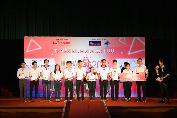 Sinh viên đại học Cần Thơ hào hứng đón tour quảng bá tuyển sinh HHVN 2 - ảnh 8