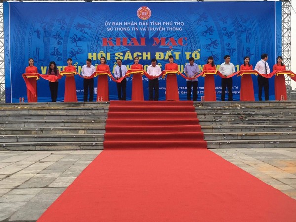 Khai mạc Hội sách Đất Tổ năm 2018 - ảnh 3