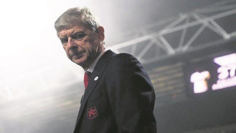 Chia tay Arsenal, HLV Wenger buồn như đưa ma chính mình - ảnh 1
