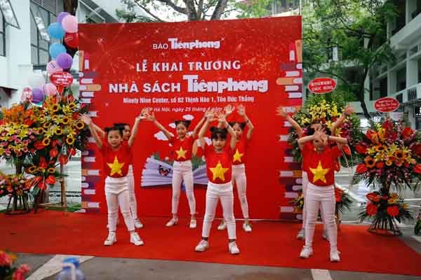 Khai trương Nhà sách Tiền Phong Thịnh Hào - ảnh 3