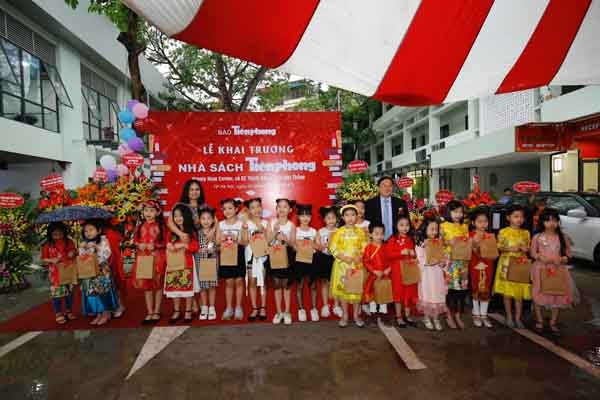 Khai trương Nhà sách Tiền Phong Thịnh Hào - ảnh 5