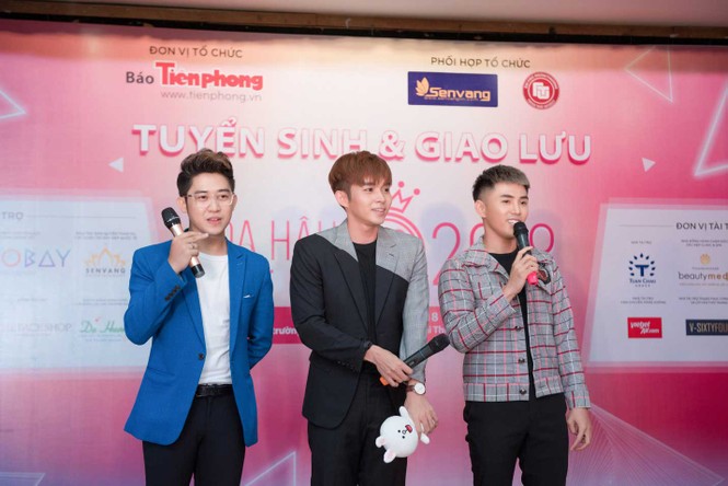 Tour quảng bá tuyển sinh HHVN 2018 đến 'Ngôi trường của các hoa hậu' - ảnh 9