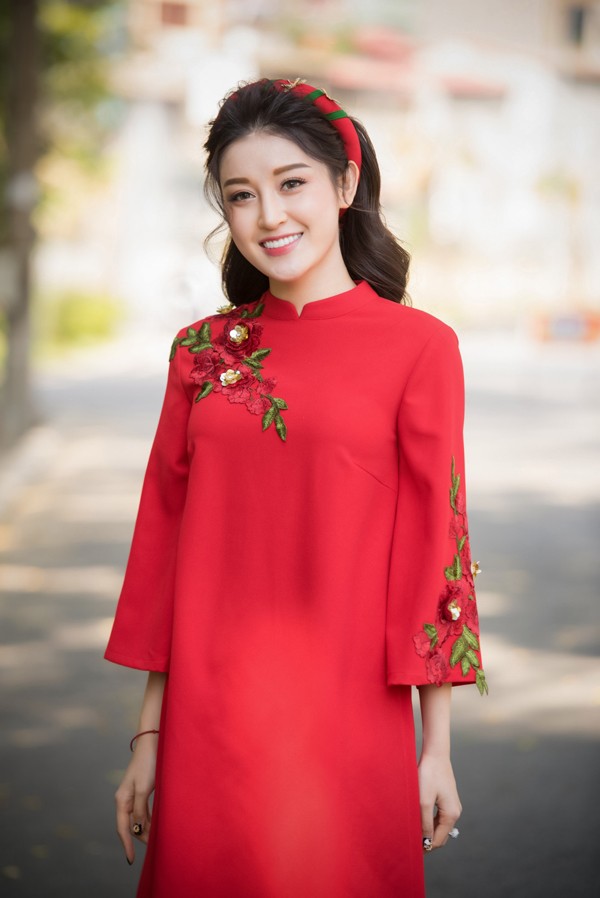 Jun nắm tay Hoa hậu thì S.T cũng “thả thính” nhẹ với Á hậu - ảnh 8