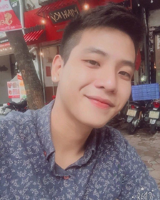 9x điển trai khoe giọng hát cảm xúc hút triệu lượt xem - ảnh 1