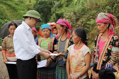 Agribank giúp người dân vùng lũ ổn định cuộc sống - ảnh 3