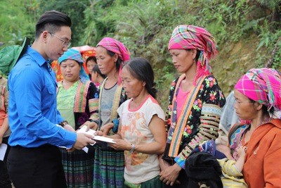 Agribank giúp người dân vùng lũ ổn định cuộc sống - ảnh 4