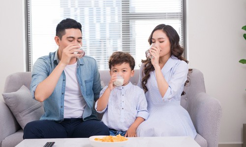 Mách nhỏ mẹ cách tìm ‘quy chuẩn sữa tươi’ - ảnh 3