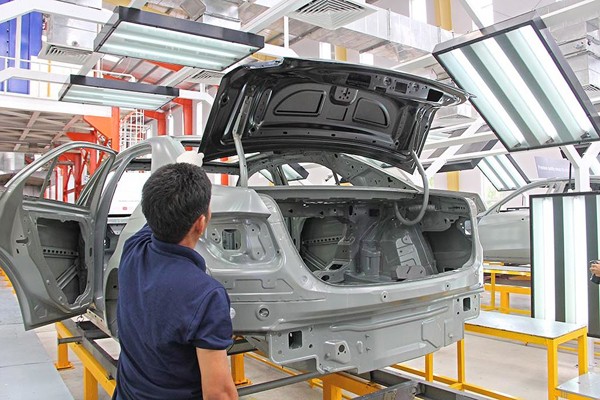Công nghệ kỹ thuật ô tô: Nghề làm giàu không khó - ảnh 1