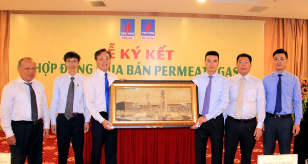 PV GAS và Công ty CP Phân bón Dầu khí Cà Mau ký kết hợp đồng mua bán - ảnh 2