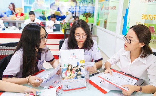 Chọn xét học bạ: Bỏ qua nỗi lo điểm chuẩn trúng tuyển - ảnh 1