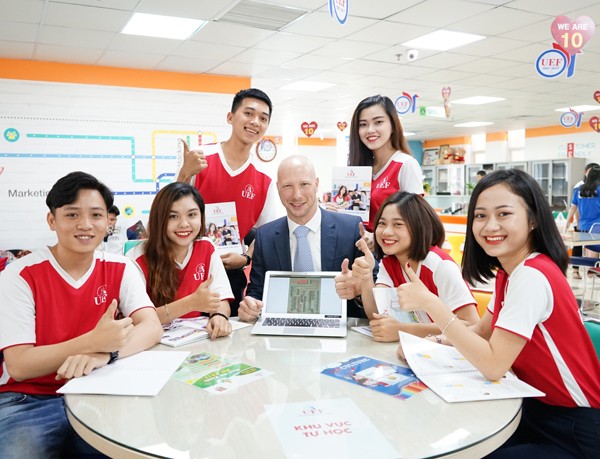 Chọn xét học bạ: Bỏ qua nỗi lo điểm chuẩn trúng tuyển - ảnh 2