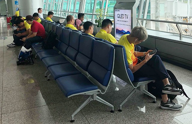 Sáng nay, Olympic Việt Nam lên đường dự ASIAD 18 - ảnh 1