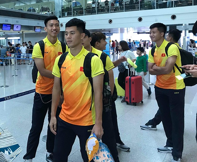 Sáng nay, Olympic Việt Nam lên đường dự ASIAD 18 - ảnh 8