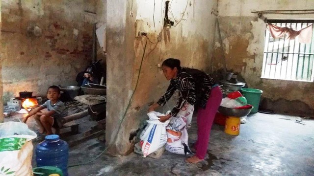 Éo le, nữ sinh mồ côi cha ngậm ngùi nhìn giấy báo nhập học ĐH Y - ảnh 2