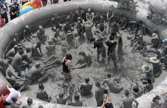 Ngày hội tắm bùn MudFest2018 tại Mường Thanh Diễn Lâm - ảnh 2