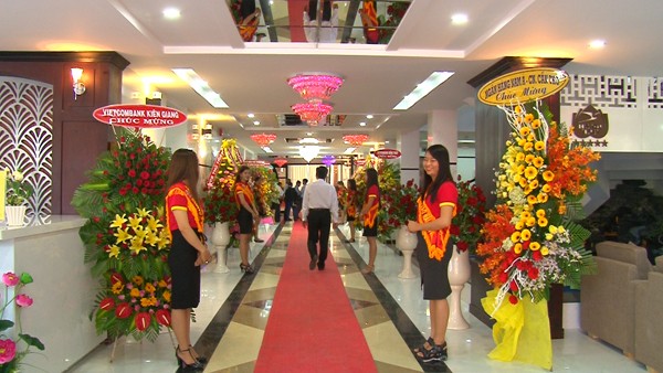 'Đôi mắt biết cười' là nghệ thuật của người làm du lịch Sao Mai - ảnh 1